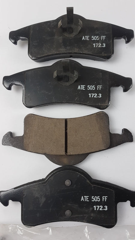 Original JEEP Cherokee XJ 1998 Bremsbeläge 05011970AC