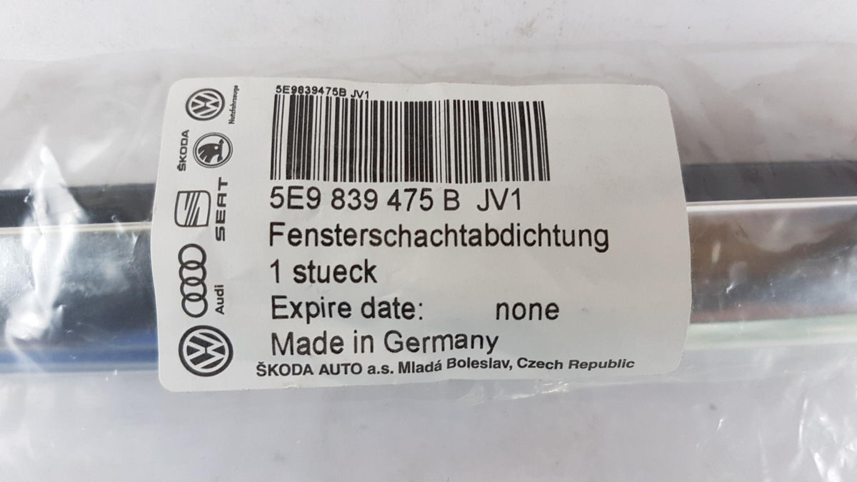 Original OE Volkswagen Türdichtung 5E9839475BJV1