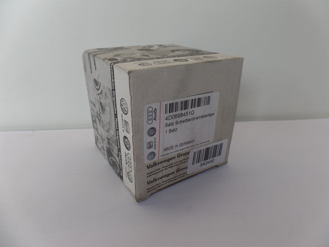 Original OE Volkswagen Bremsbeläge 4D0698451G