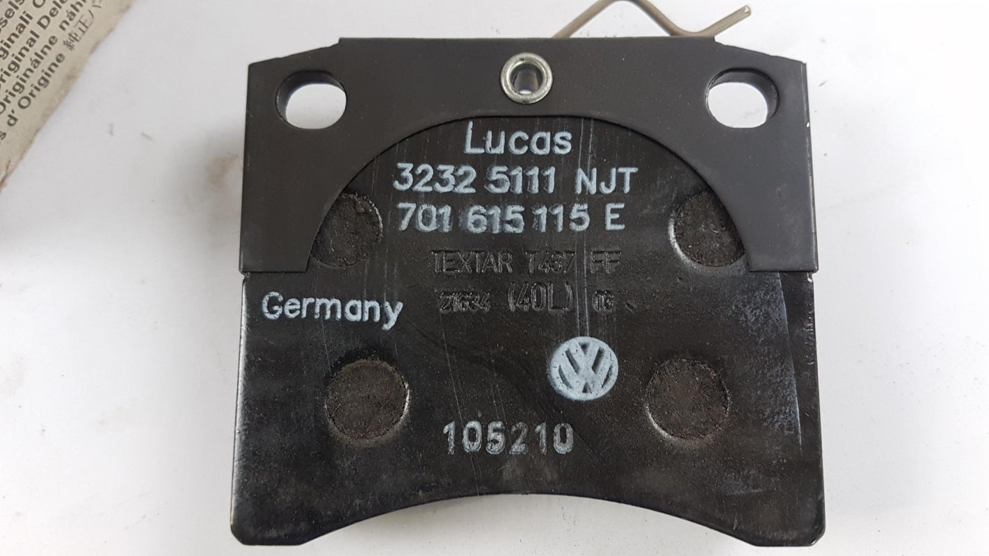 Original VW Transporter Bremsbeläge Bremsklötze mit Warnkontakt vorne 7D0698151C