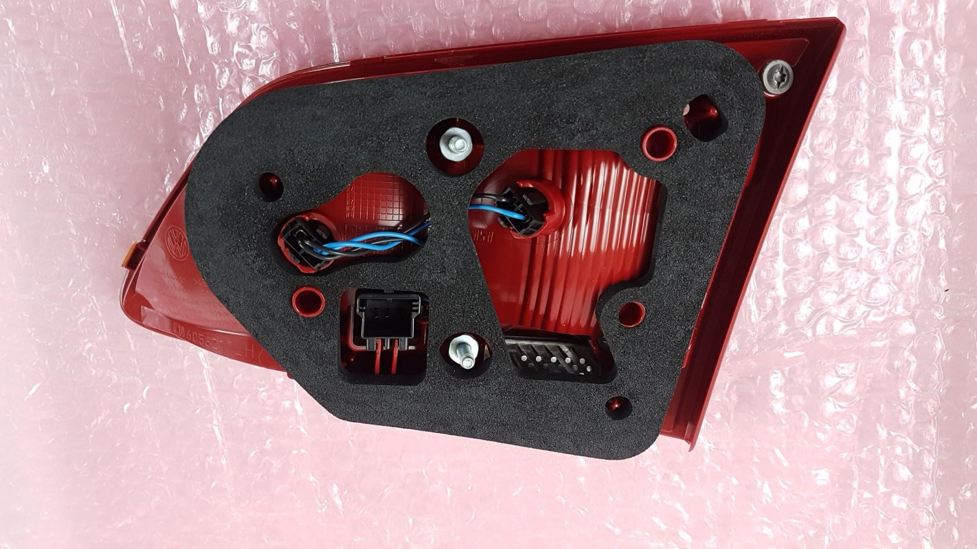 Original OE Volkswagen Heckleuchte 3AF945093J