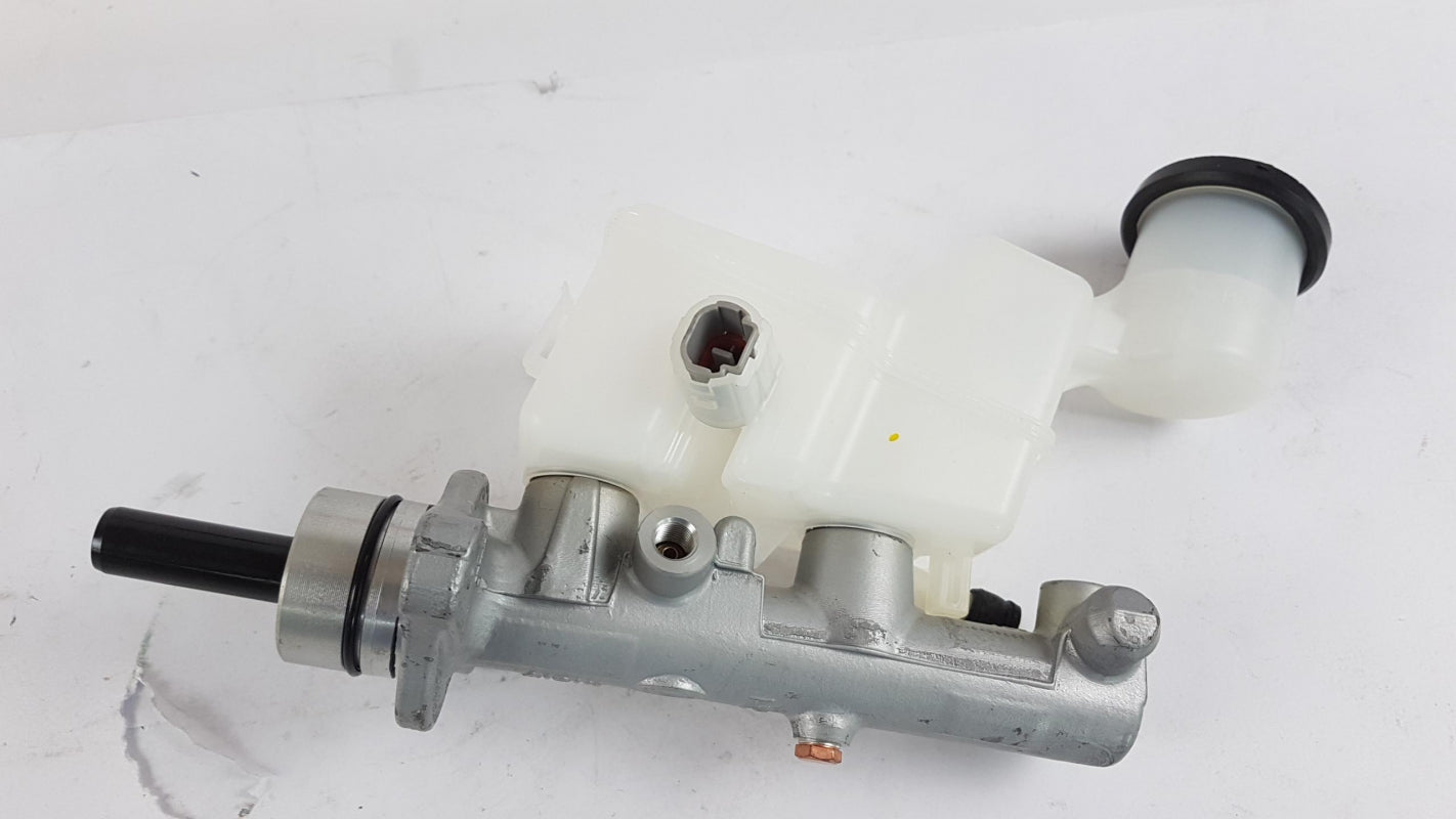 Original OE TOYOTA Hauptbremszylinder 472011A370