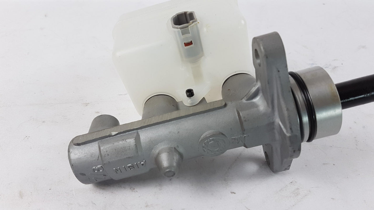 Original OE TOYOTA Hauptbremszylinder 472011A290