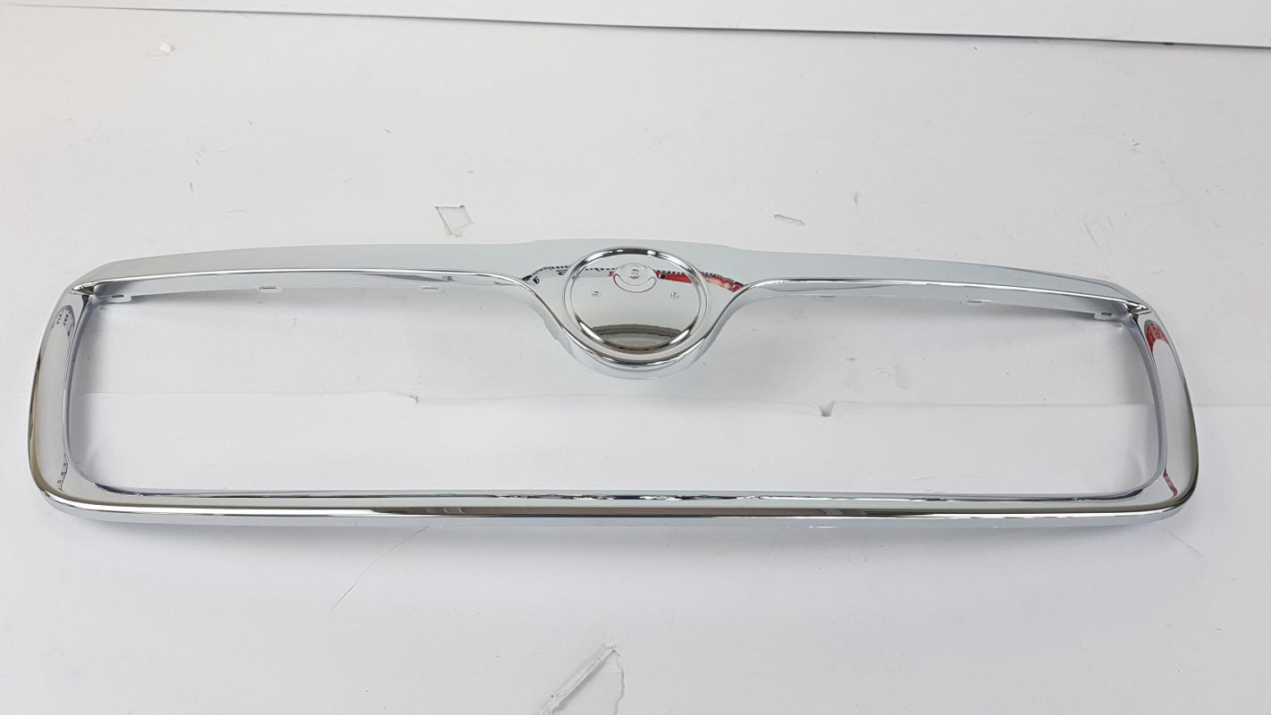 Original OE Volkswagen Kühlergrill Rahmen 3U0853661B739