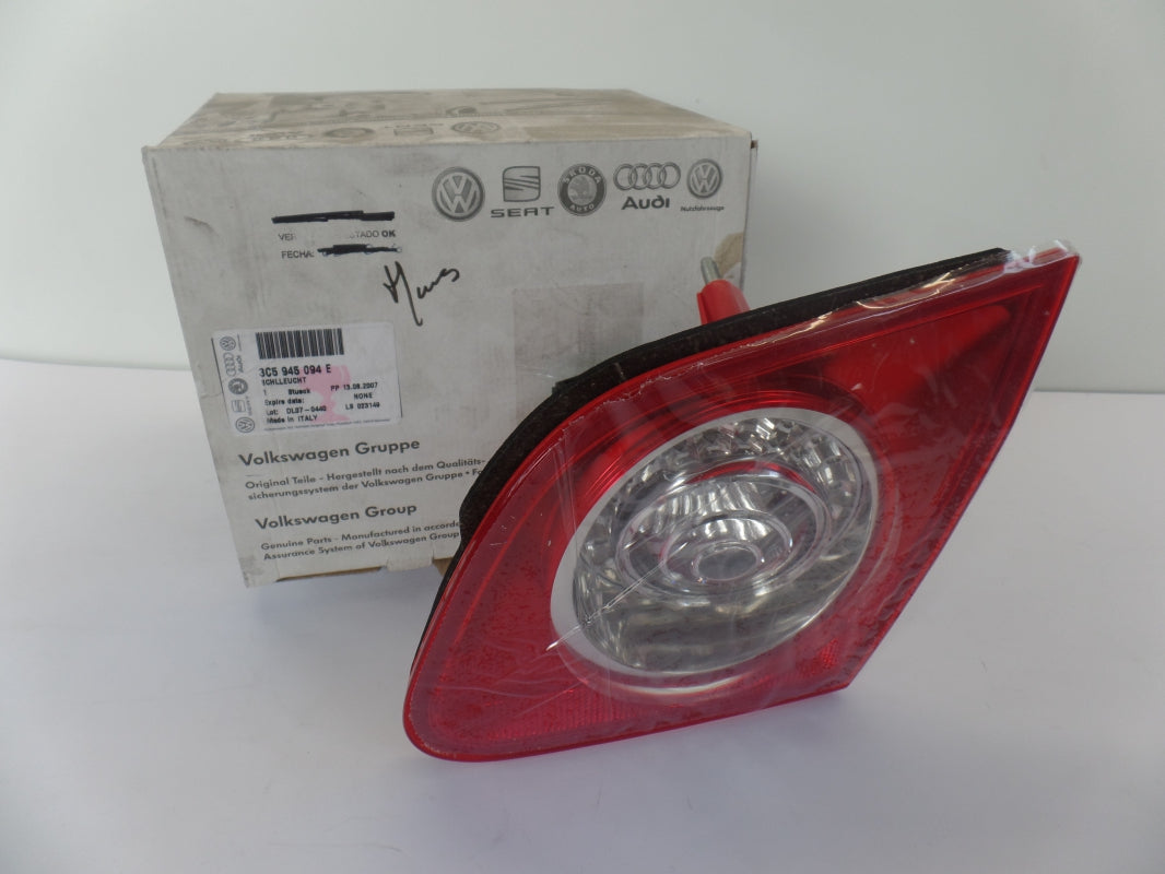 Original OE Volkswagen Heckleuchte 3C5945094E