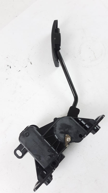Original OE MITSUBISHI Gaspedal 1600A013
