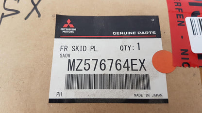 Original MITSUBISHI ASX 2020-2023 Frontstyling silber MZ576764EX
