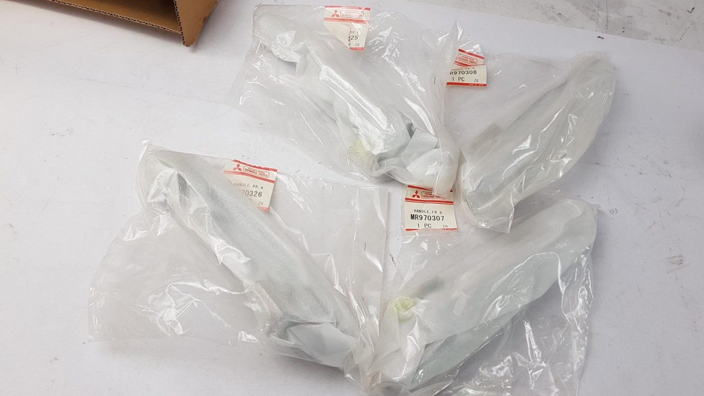 Original OE MITSUBISHI Türgriff MZ312803
