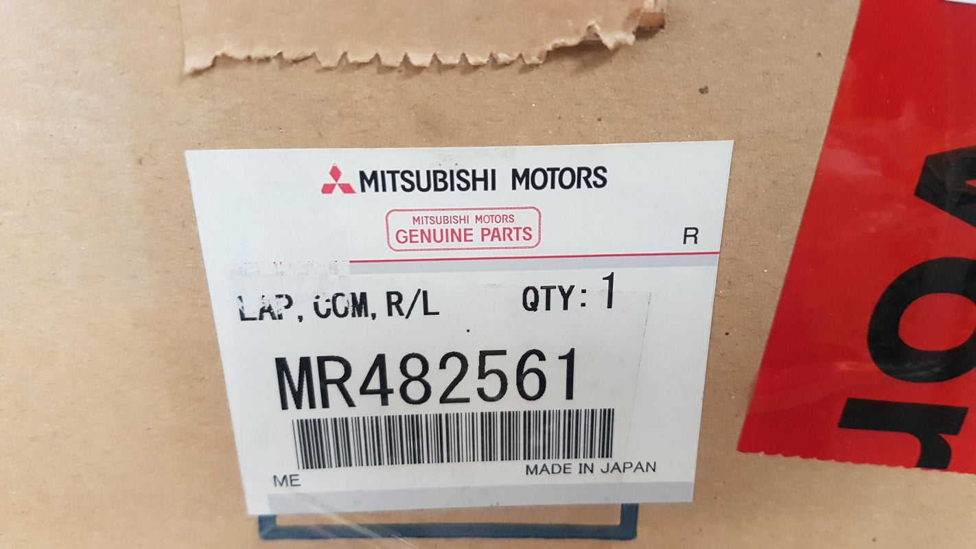 Original OE MITSUBISHI Heckleuchte MR482561