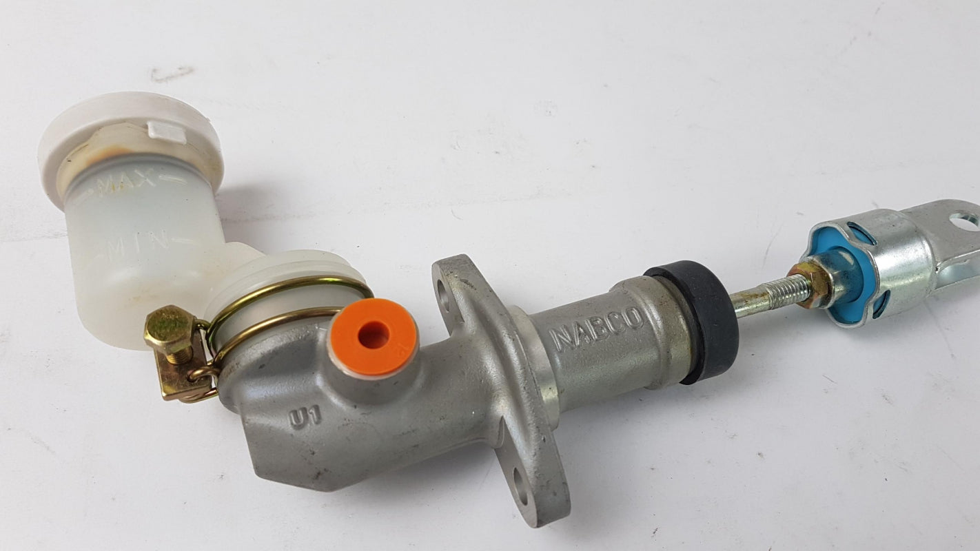 Original MITSUBISHI Pajero (1990-2004) Kupplungsgeberzylinder MR151616