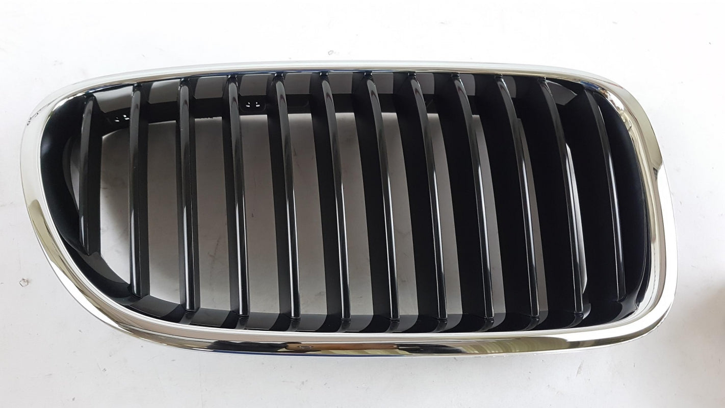 Original BMW 5' F10 M radiator grille insert right 51138054492 