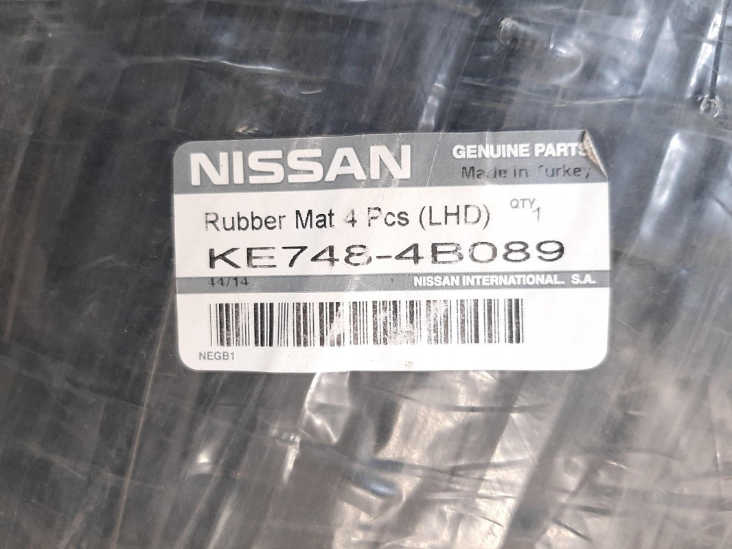 Original OE NISSAN Fußmattensatz KE7484B089