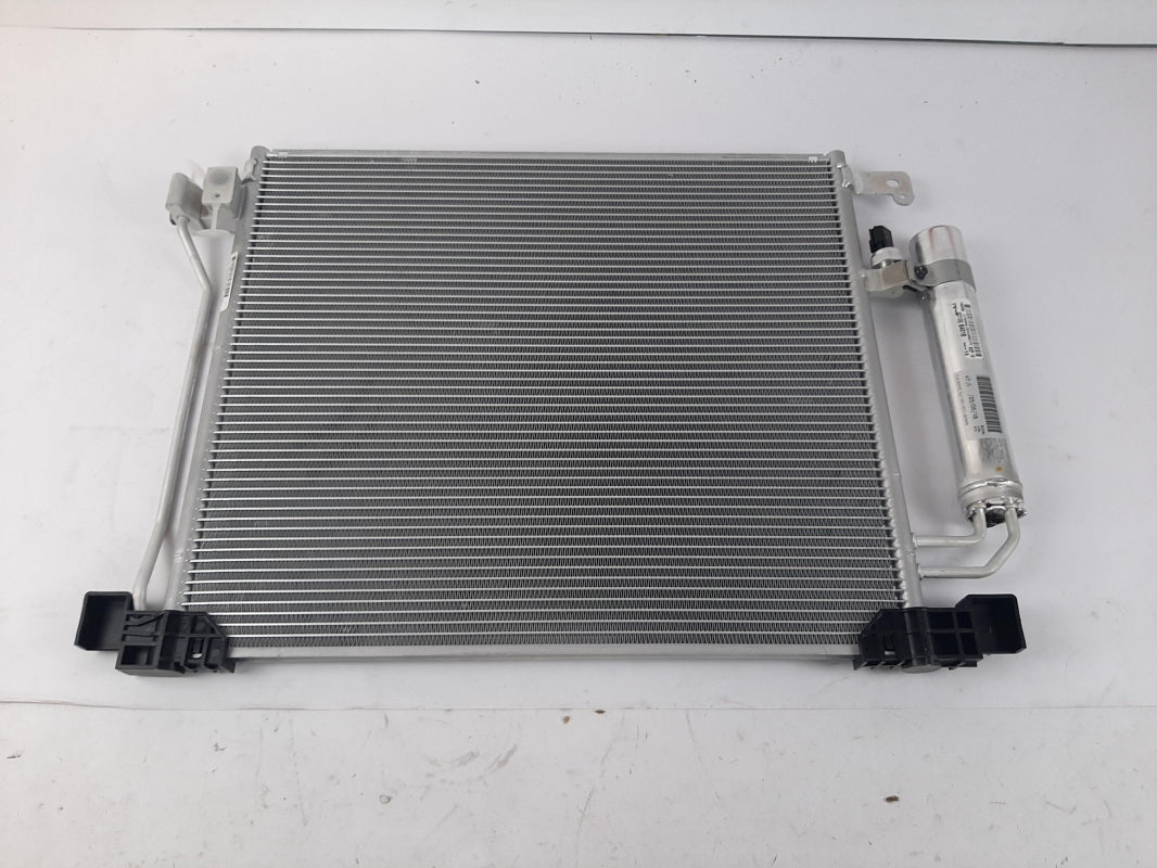 Original OE NISSAN Klimakondensator 92100BA61B