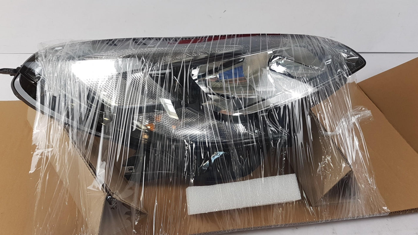 Original OPEL Corsa E halogen headlight right 39108227 