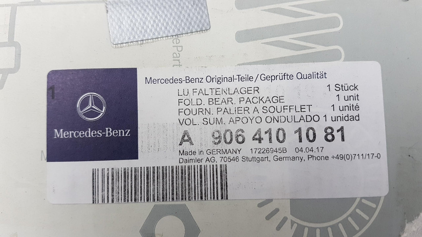 Original MERCEDES-BENZ Sprinter W900 W906  Gelenkwelle Befestigung A9064101081