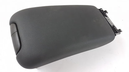 Original MERCEDES-BENZ W203 Armlehne A20368027399E23