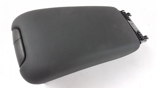 Original MERCEDES-BENZ W203 Armlehne A20368027399E23