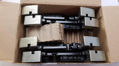 Original MERCEDES-BENZ C209 R171 Bremsbeläge Satz Hinten A005420412041