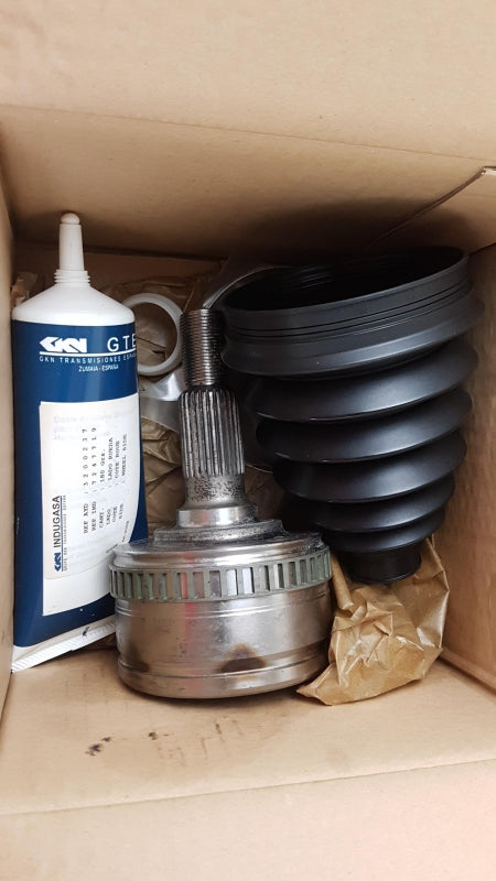 Original MERCEDES-BENZ Vito W638 Antriebswelle Gelenksatz A0003301585