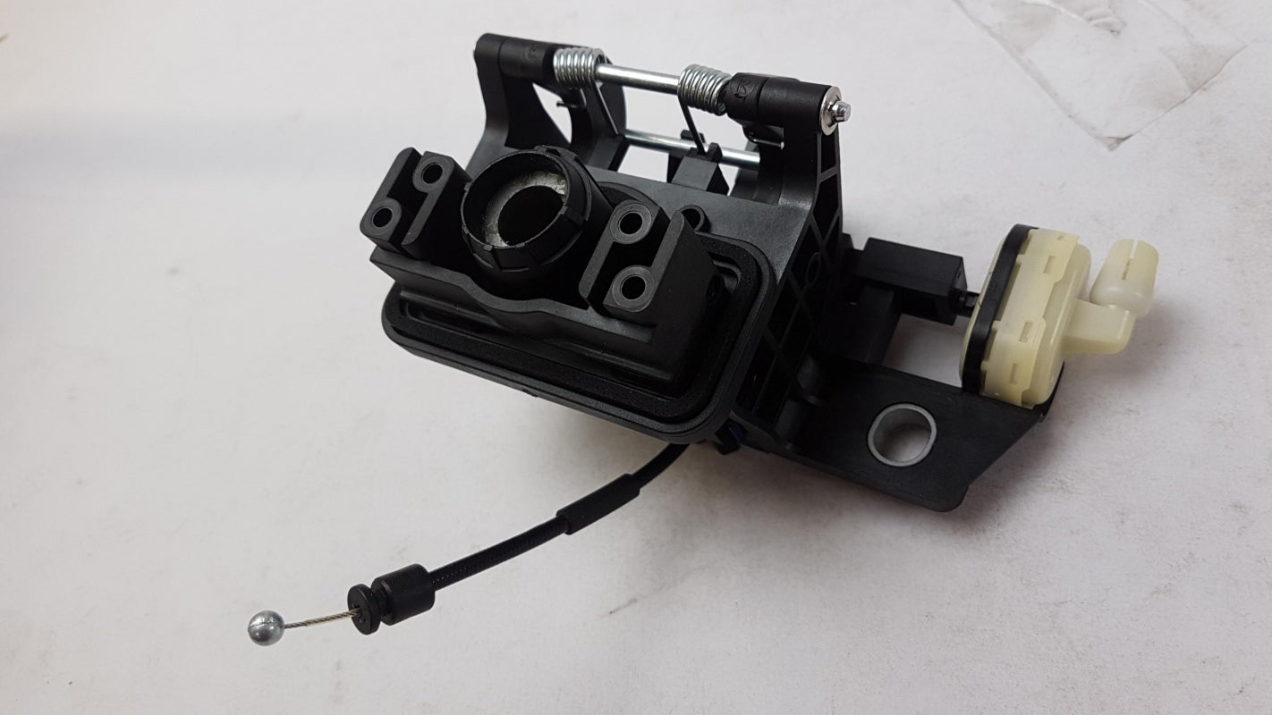 Original OE MERCEDES-BENZ Kofferraum Griff A1687400693