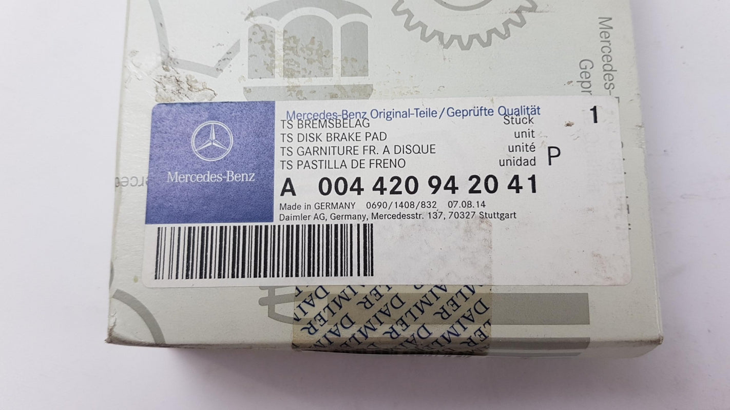 Original OE MERCEDES-BENZ Bremsbeläge A004420942041