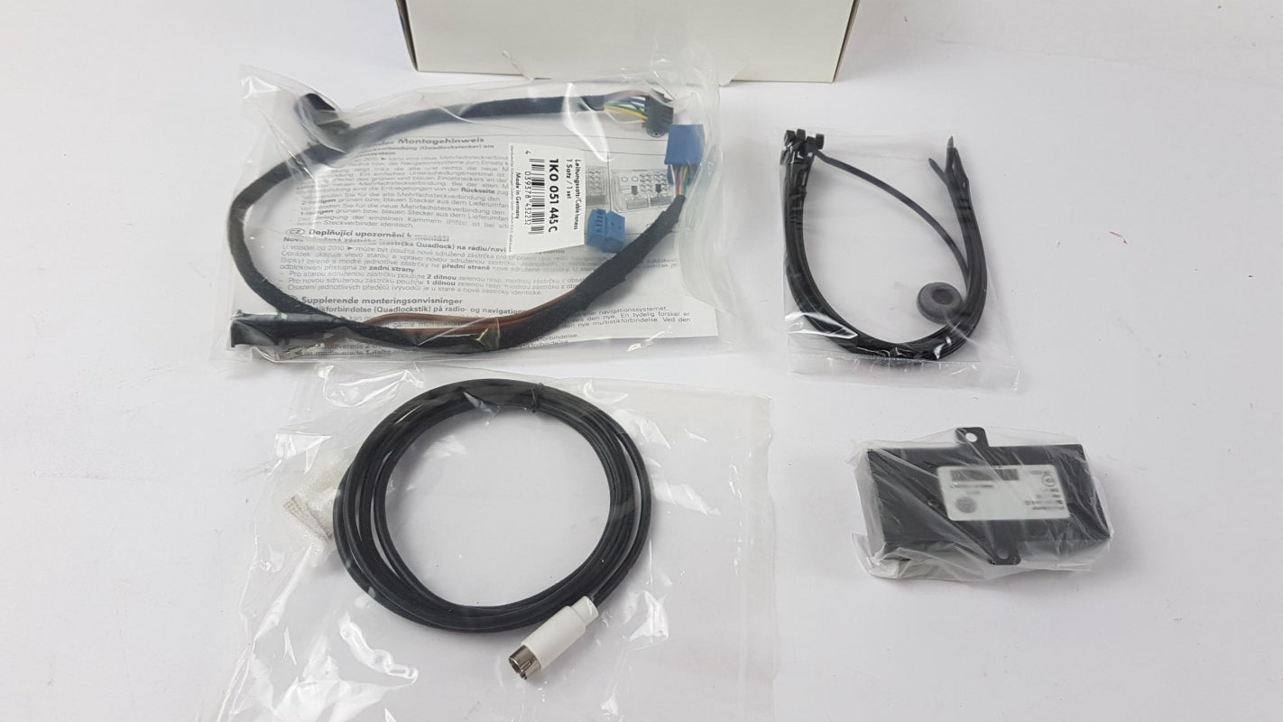 Original OE Volkswagen Multimedia Montagesatz 1K0051444D