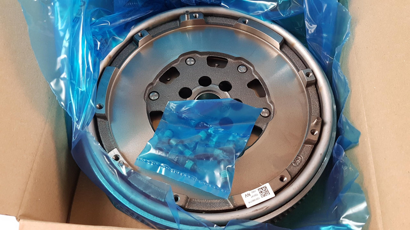 Original RENAULT Megane III Clio III Zweimassen-Schwungrad 123003948R