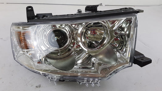 Original OE MITSUBISHI Scheinwerfer 8301C404