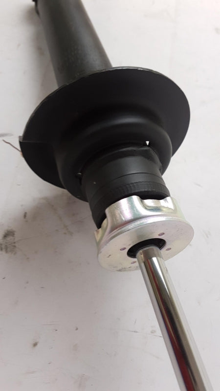 Original OE MITSUBISHI Stoßdämpfer MR554292