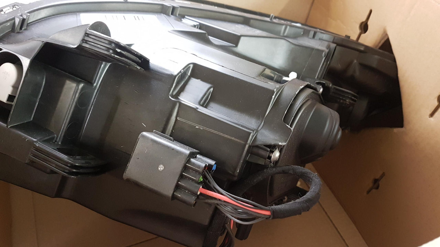 Original VOLVO S60 V60 11-18 Hauptscheinwerfer Frontlicht rechts 31383067