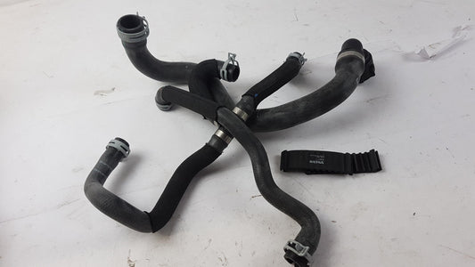 Original VOLVO V40 XC40 Kühlmittelschlauch 31657167