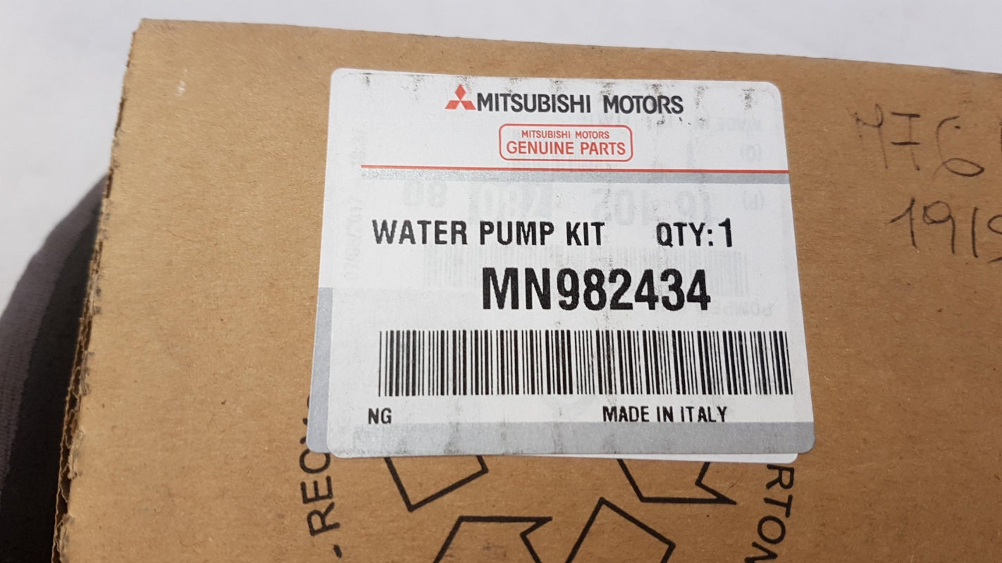 Original OE MITSUBISHI Wasserpumpe MN982434