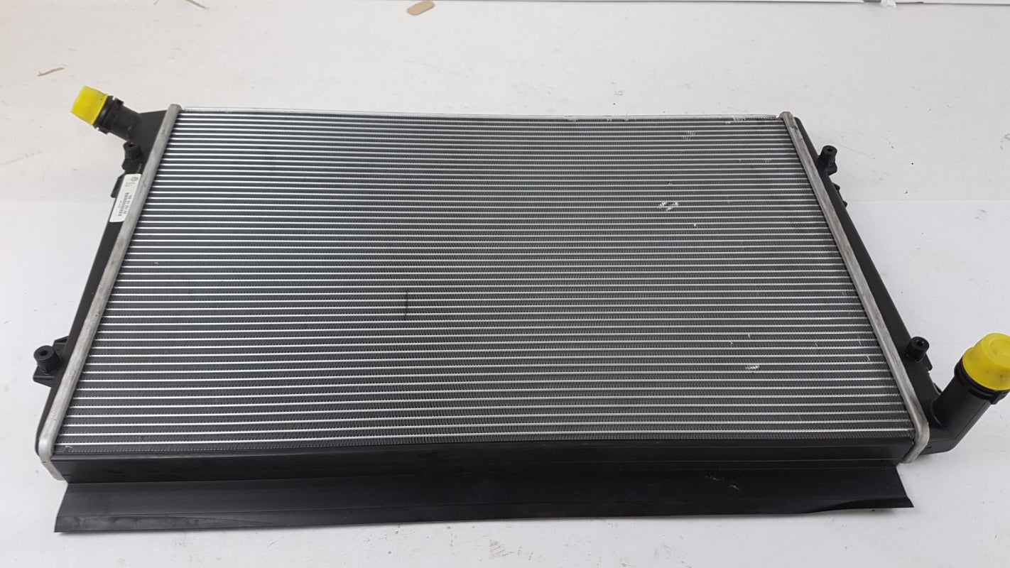 Original VOLKSWAGEN Golf Mk5 (1k) AUDI A3 (8P) Wasserkühler 1K0121251AK