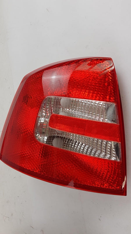Original OE Volkswagen Heckleuchte 1Z5945111A