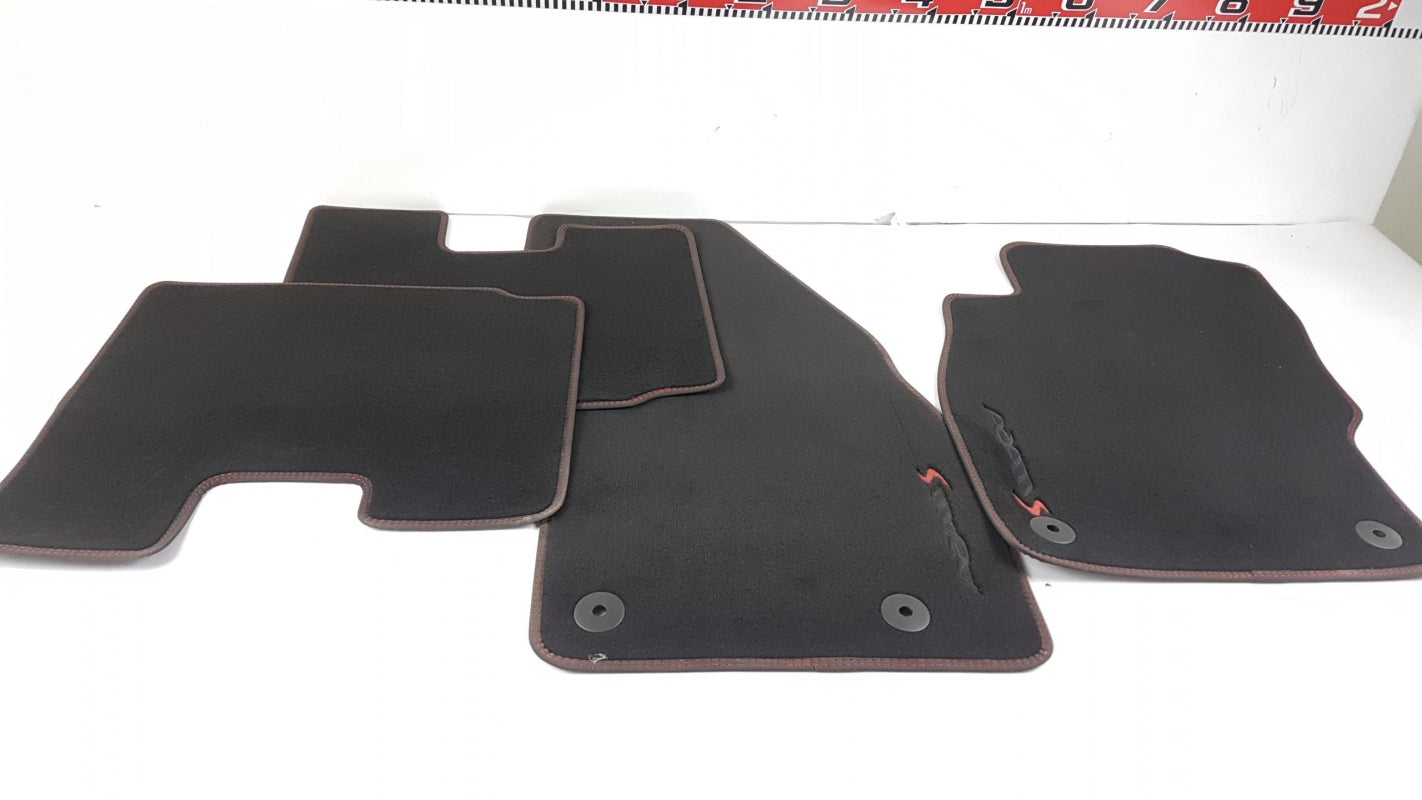 Original OPEL Adam 2013-2019 Fußmatten Velour 4-teilig Schwarz/Rot 13459712