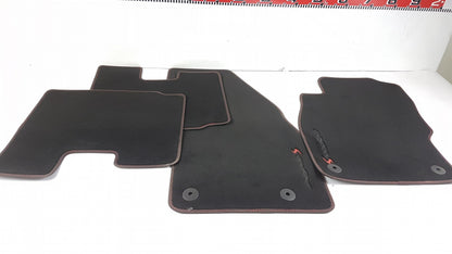 Original OPEL Adam 2013-2019 Fußmatten Velour 4-teilig Schwarz/Rot 13459712