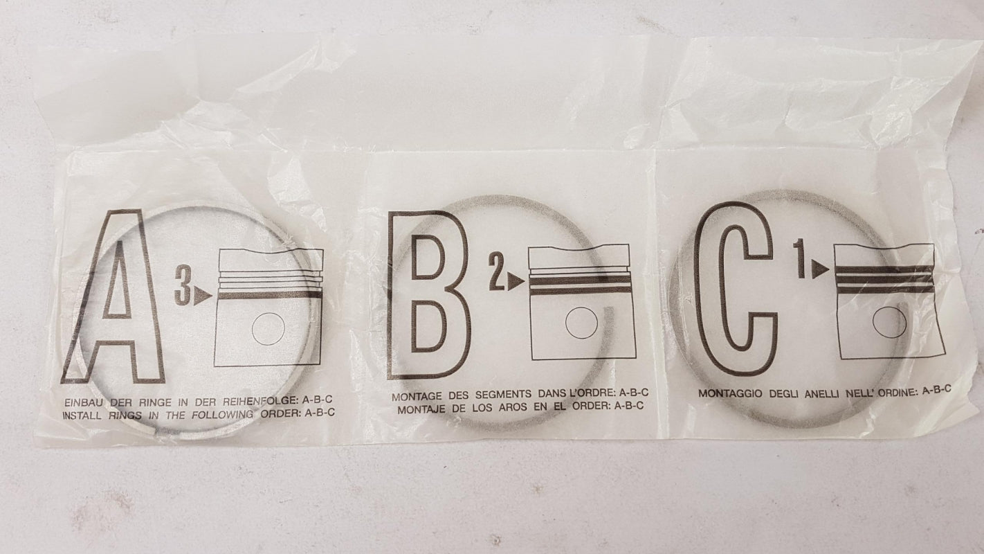 Original OE Volkswagen Kolbenringsatz 038198151A
