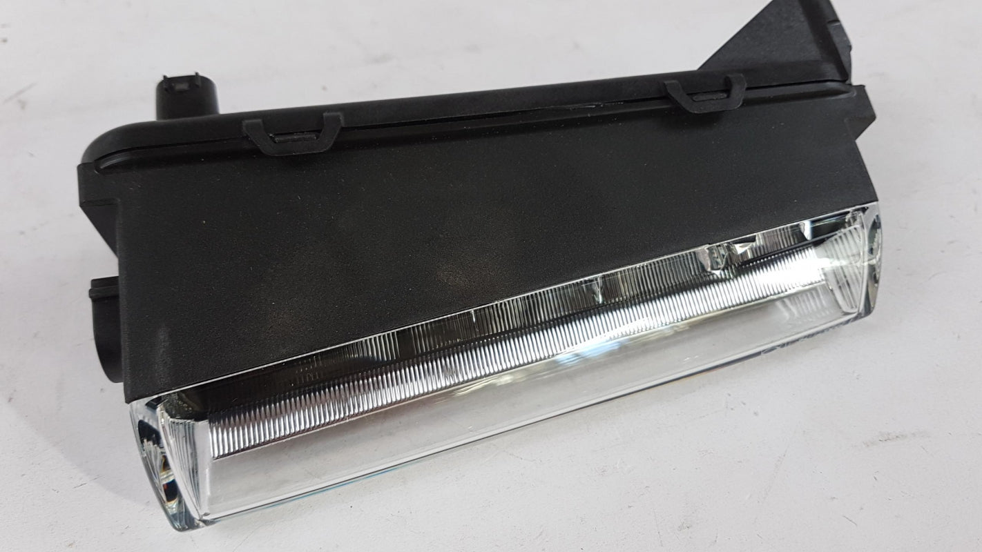 Original MERCEDES-BENZ  W943 W956  W963 Tagfahrlicht A9608200956