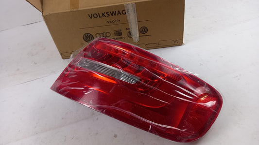 Original AUDI A4 Avant 2013-2015 Rückleuchte Heckleuchte Außen Rechts 8K9945096D