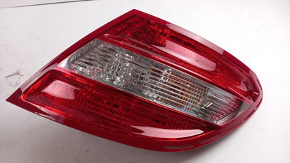 Original MERCEDES-BENZ C-Klasse W204 Rückleuchte Heckleuchte Rechts A2048200264