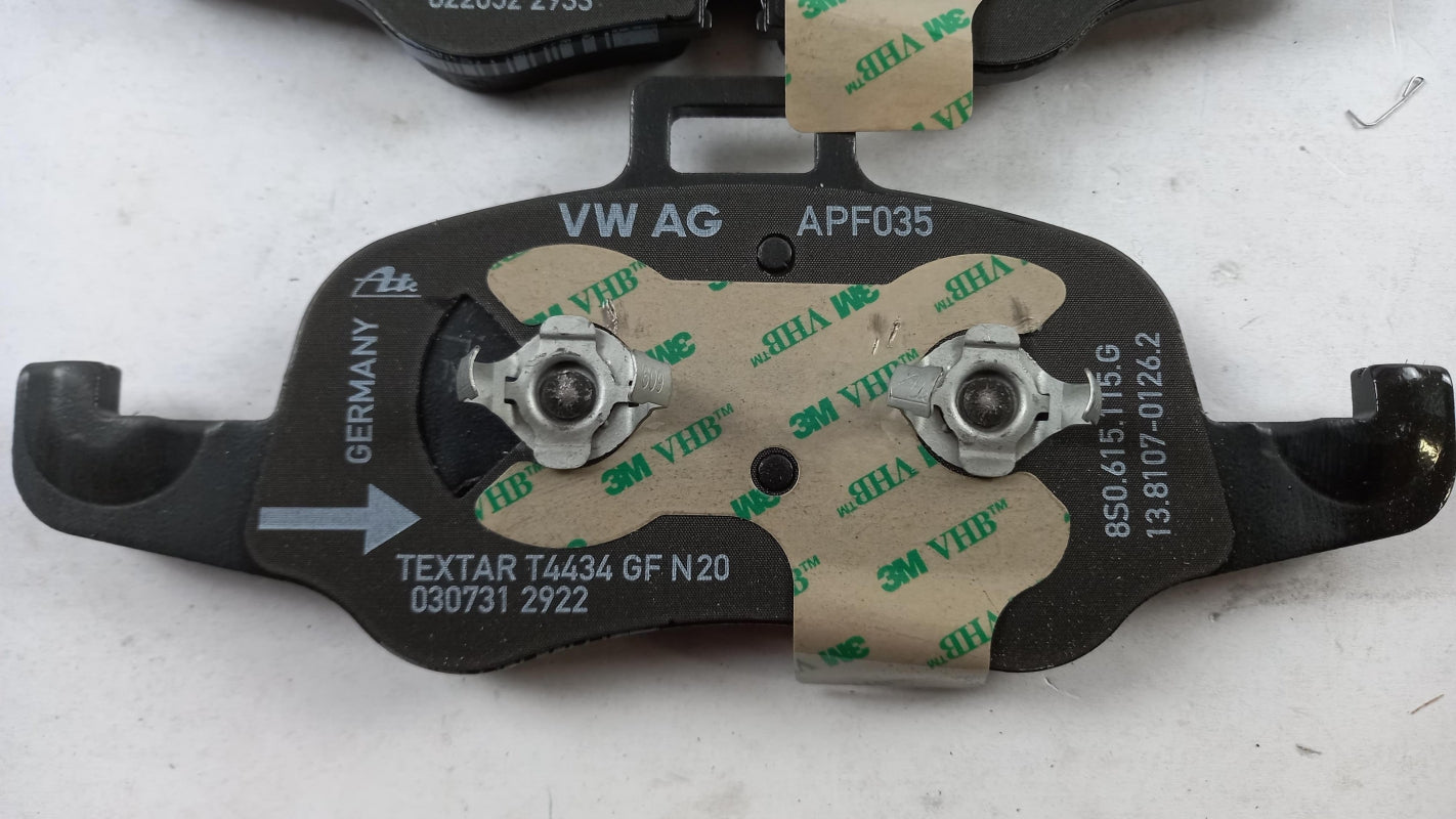 Original AUDI TT 2015-2021 Bremsbeläge Satz Vorne 8S0698151A