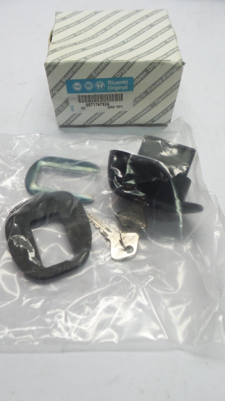 Original FIAT Panda '85-'03 Fiorino '91-'93 Hecktür Schließzylinder 71747924