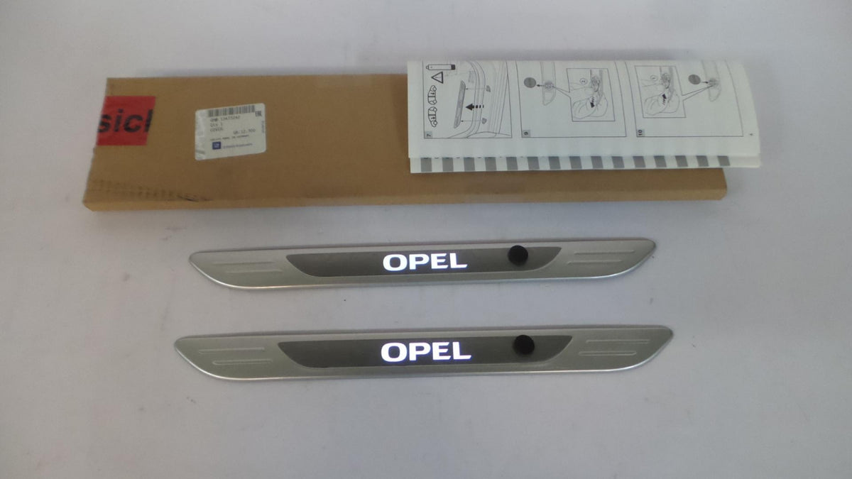 Original OPEL Corsa-E LED-Einstiegsleistensatz 2-Stück beleuchtet Alu 13473242