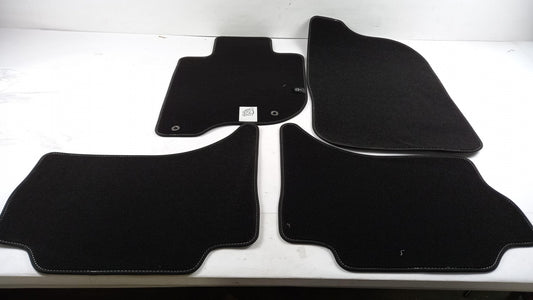 Original MITSUBISHI L200 KJ0T Classic Fußmattensatz 4-teilig Nadelfilz MZ314850