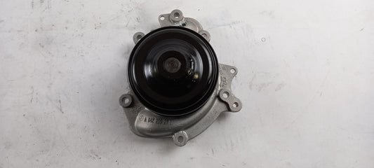 Original MERCEDES-BENZ C218 W213 W212 W222 W251 OM642 Wasserpumpe A6422002101