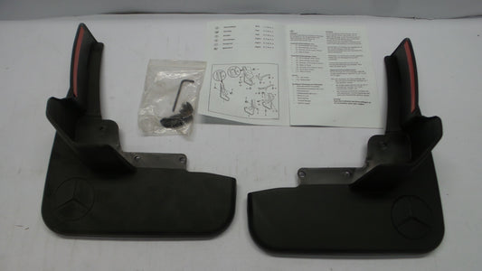 Original MERCEDES-BENZ W164 Schmutzfängersatz 2-Stück vorne B66528240