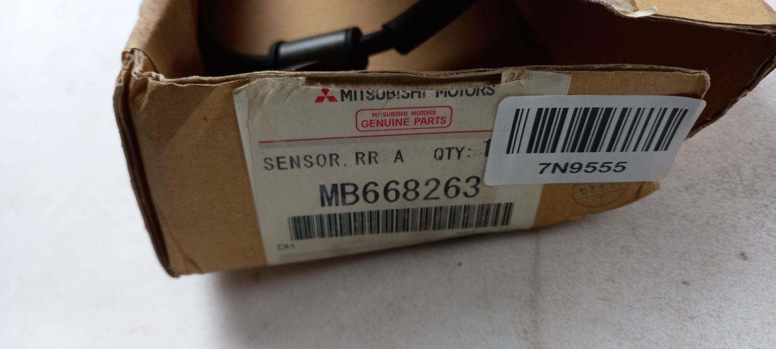 Original OE MITSUBISHI Raddrehzahl Sensor MB668263