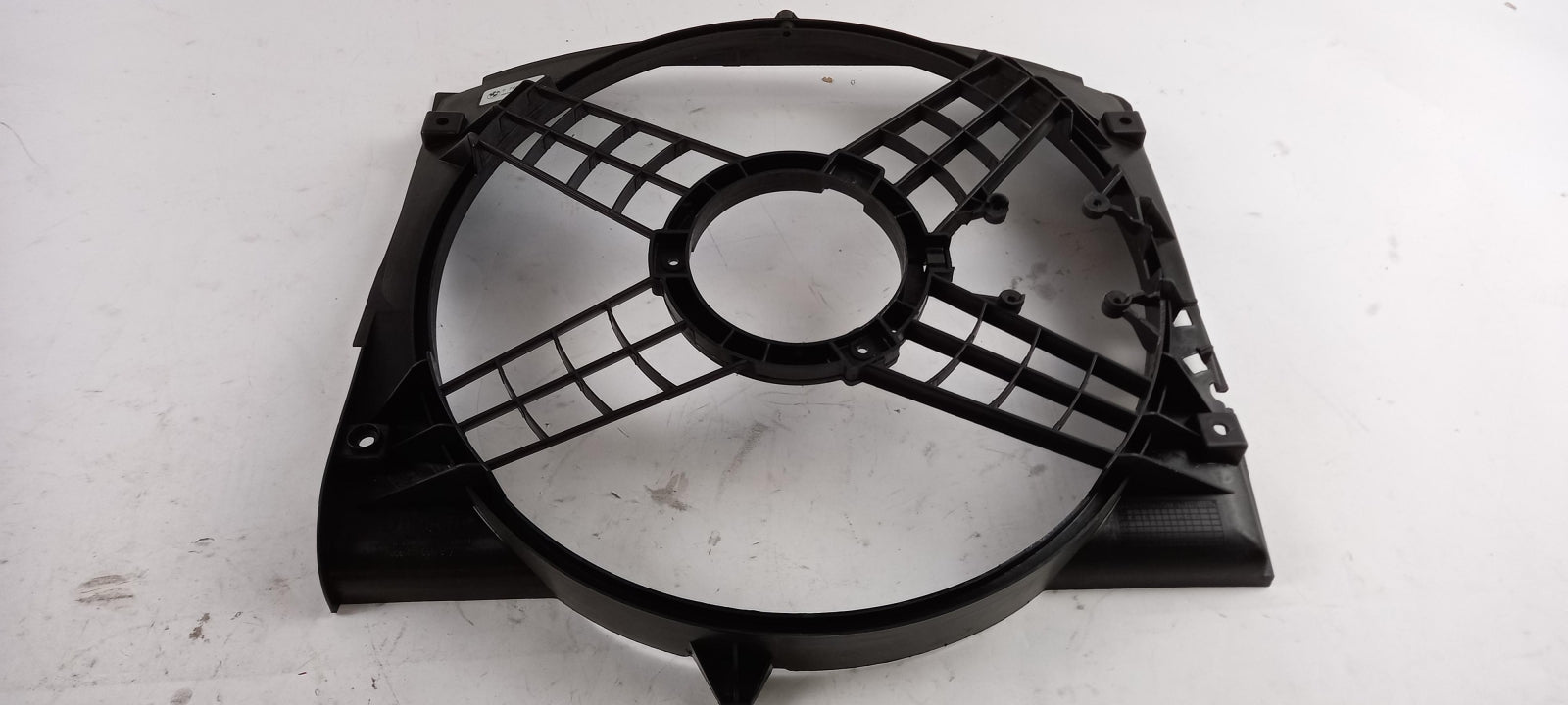 Original BMW 3' E46 (M47 M57) engine cooling fan shroud 17117790897 