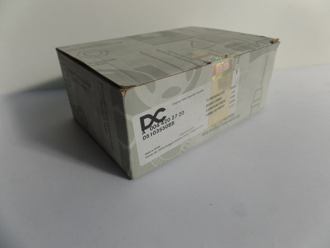 Original MERCEDES-BENZ W901-W905 Sprinter Bremsbeläge hinten A0044202720