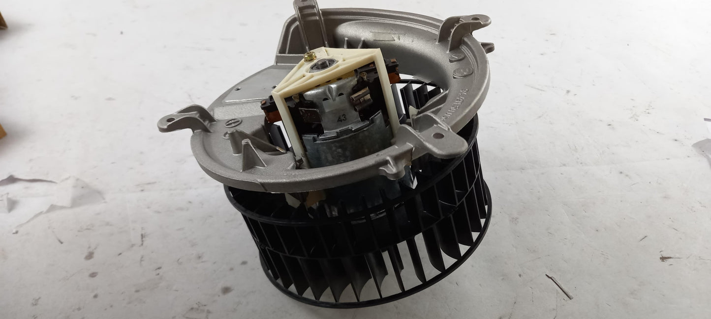 Original OE MERCEDES-BENZ Innenraumgebläse A2108205242
